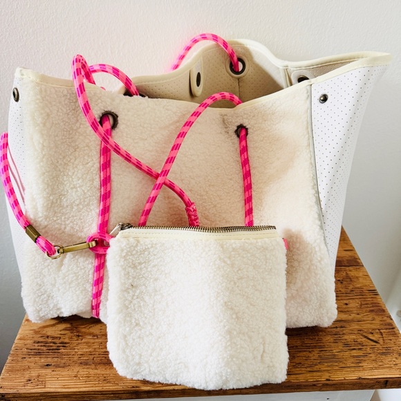 Anthropologie Annie Faux Sherpa Tote Bag in Crema with Pink Cord Handle - Picture 6 of 11